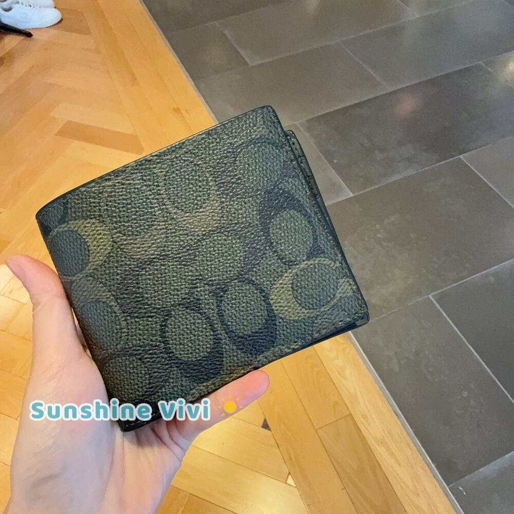 NWT Coach 3-In-1 Wallet Signature Camo Print Green Signature coated canvas CEU73